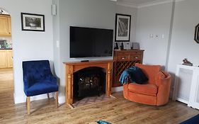 Tranquil Unit Close To Kells